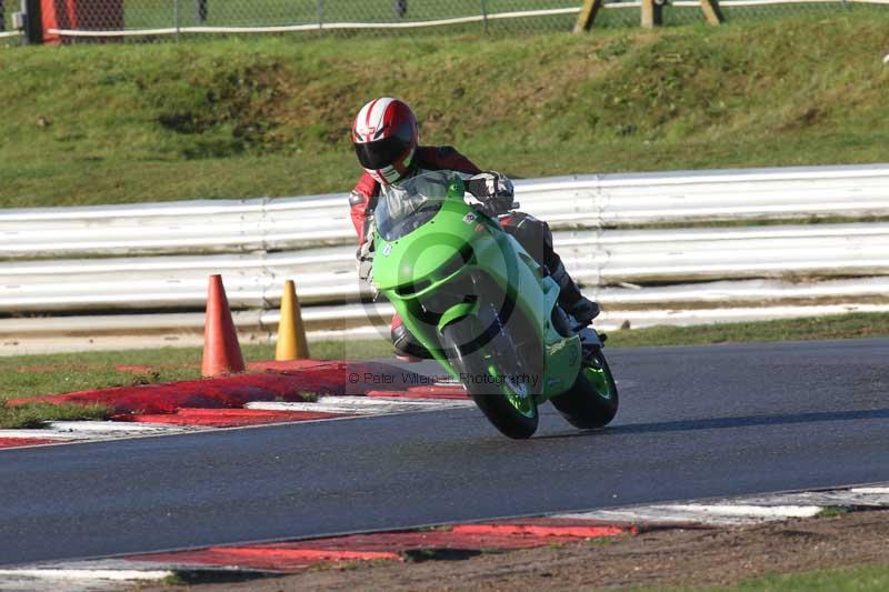 Motorcycle action photographs;Trackday digital images;event digital images;eventdigitalimages;no limits trackday;peter wileman photography;snetterton;snetterton circuit norfolk;snetterton photographs;trackday;trackday photos