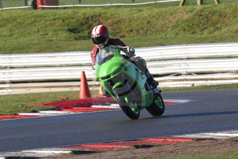 Motorcycle action photographs;Trackday digital images;event digital images;eventdigitalimages;no limits trackday;peter wileman photography;snetterton;snetterton circuit norfolk;snetterton photographs;trackday;trackday photos