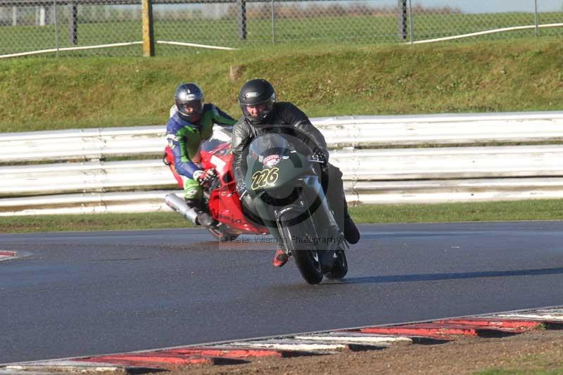 Motorcycle action photographs;Trackday digital images;event digital images;eventdigitalimages;no limits trackday;peter wileman photography;snetterton;snetterton circuit norfolk;snetterton photographs;trackday;trackday photos
