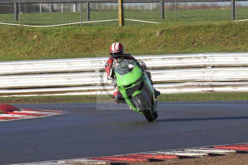 Motorcycle action photographs;Trackday digital images;event digital images;eventdigitalimages;no limits trackday;peter wileman photography;snetterton;snetterton circuit norfolk;snetterton photographs;trackday;trackday photos