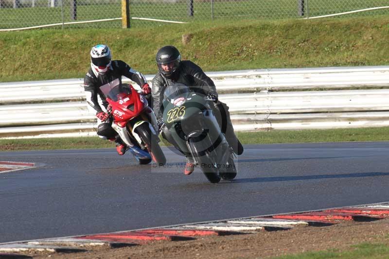 Motorcycle action photographs;Trackday digital images;event digital images;eventdigitalimages;no limits trackday;peter wileman photography;snetterton;snetterton circuit norfolk;snetterton photographs;trackday;trackday photos