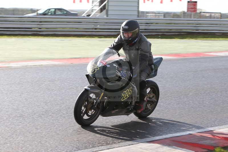 Motorcycle action photographs;Trackday digital images;event digital images;eventdigitalimages;no limits trackday;peter wileman photography;snetterton;snetterton circuit norfolk;snetterton photographs;trackday;trackday photos