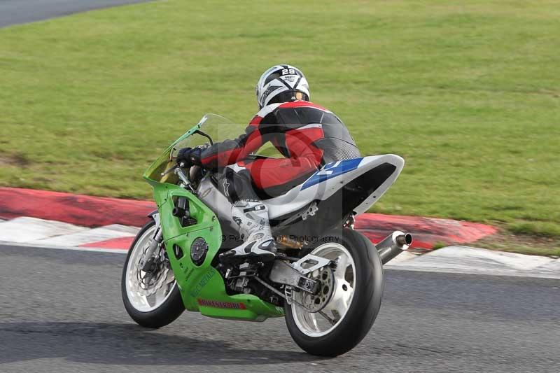 Motorcycle action photographs;Trackday digital images;event digital images;eventdigitalimages;no limits trackday;peter wileman photography;snetterton;snetterton circuit norfolk;snetterton photographs;trackday;trackday photos