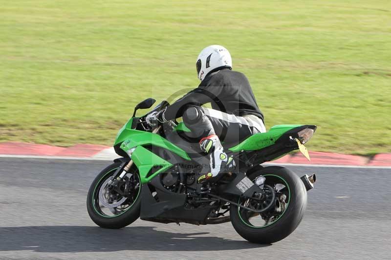 Motorcycle action photographs;Trackday digital images;event digital images;eventdigitalimages;no limits trackday;peter wileman photography;snetterton;snetterton circuit norfolk;snetterton photographs;trackday;trackday photos