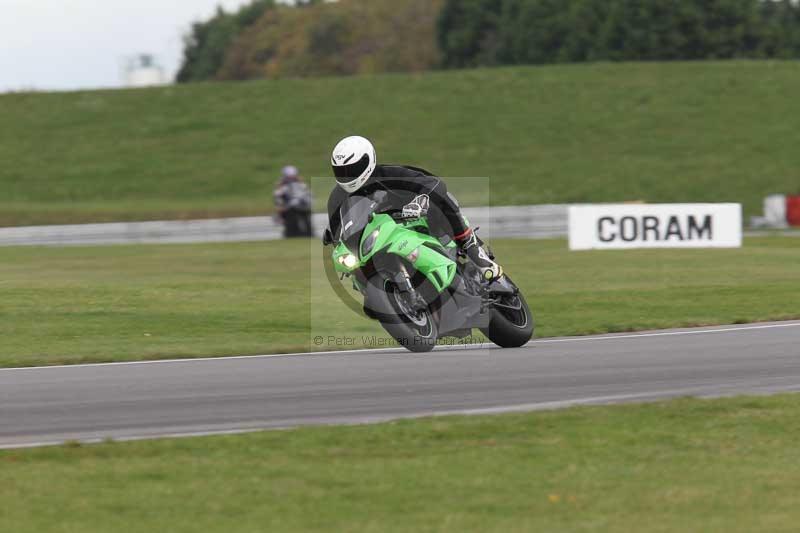 Motorcycle action photographs;Trackday digital images;event digital images;eventdigitalimages;no limits trackday;peter wileman photography;snetterton;snetterton circuit norfolk;snetterton photographs;trackday;trackday photos