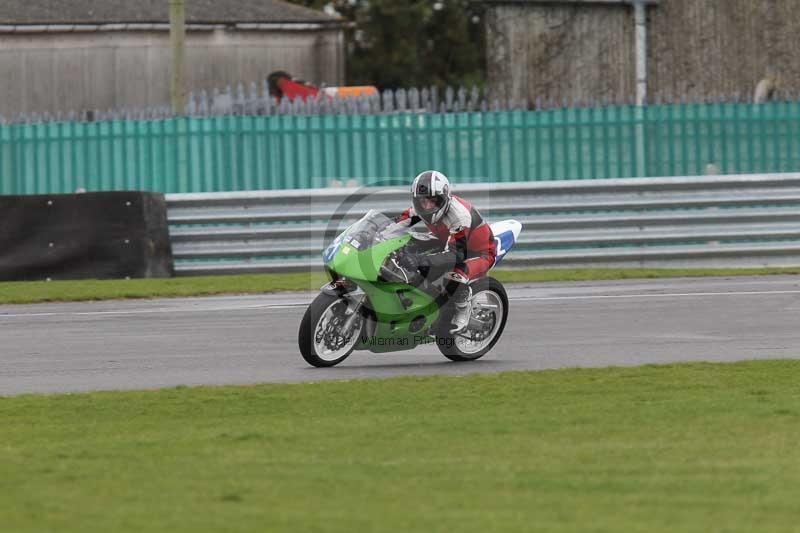 Motorcycle action photographs;Trackday digital images;event digital images;eventdigitalimages;no limits trackday;peter wileman photography;snetterton;snetterton circuit norfolk;snetterton photographs;trackday;trackday photos