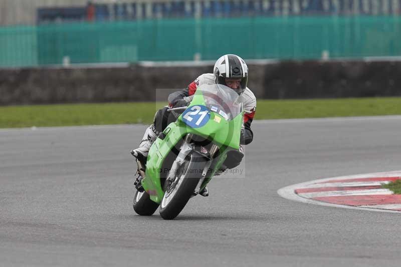 Motorcycle action photographs;Trackday digital images;event digital images;eventdigitalimages;no limits trackday;peter wileman photography;snetterton;snetterton circuit norfolk;snetterton photographs;trackday;trackday photos