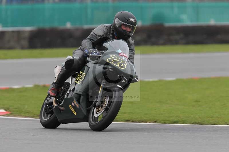 Motorcycle action photographs;Trackday digital images;event digital images;eventdigitalimages;no limits trackday;peter wileman photography;snetterton;snetterton circuit norfolk;snetterton photographs;trackday;trackday photos