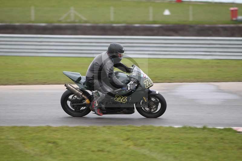 Motorcycle action photographs;Trackday digital images;event digital images;eventdigitalimages;no limits trackday;peter wileman photography;snetterton;snetterton circuit norfolk;snetterton photographs;trackday;trackday photos