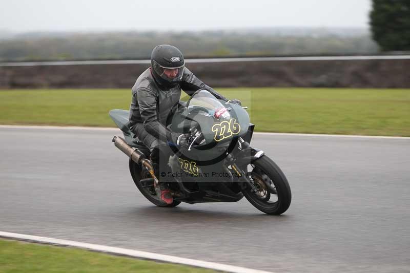 Motorcycle action photographs;Trackday digital images;event digital images;eventdigitalimages;no limits trackday;peter wileman photography;snetterton;snetterton circuit norfolk;snetterton photographs;trackday;trackday photos