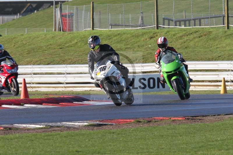 Motorcycle action photographs;Trackday digital images;event digital images;eventdigitalimages;no limits trackday;peter wileman photography;snetterton;snetterton circuit norfolk;snetterton photographs;trackday;trackday photos