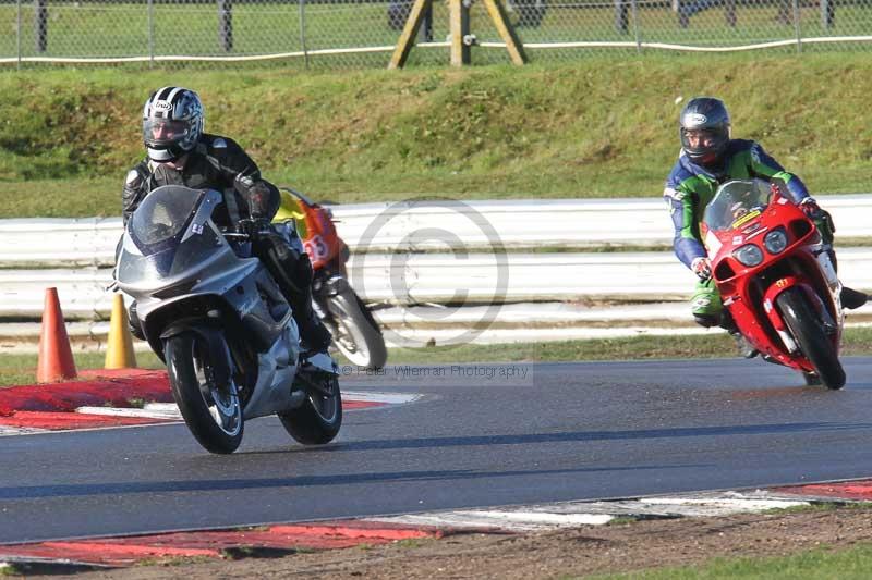 Motorcycle action photographs;Trackday digital images;event digital images;eventdigitalimages;no limits trackday;peter wileman photography;snetterton;snetterton circuit norfolk;snetterton photographs;trackday;trackday photos