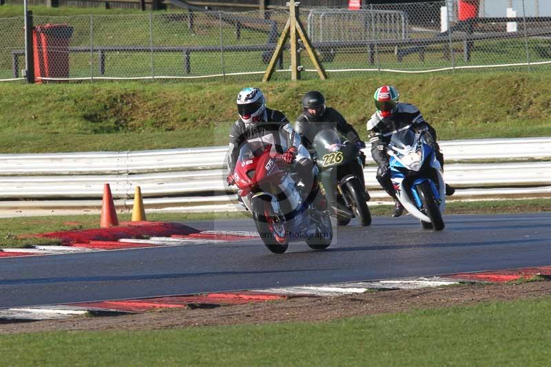 Motorcycle action photographs;Trackday digital images;event digital images;eventdigitalimages;no limits trackday;peter wileman photography;snetterton;snetterton circuit norfolk;snetterton photographs;trackday;trackday photos