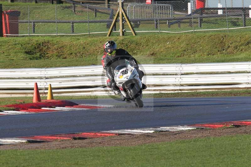 Motorcycle action photographs;Trackday digital images;event digital images;eventdigitalimages;no limits trackday;peter wileman photography;snetterton;snetterton circuit norfolk;snetterton photographs;trackday;trackday photos