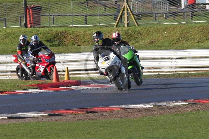Motorcycle action photographs;Trackday digital images;event digital images;eventdigitalimages;no limits trackday;peter wileman photography;snetterton;snetterton circuit norfolk;snetterton photographs;trackday;trackday photos