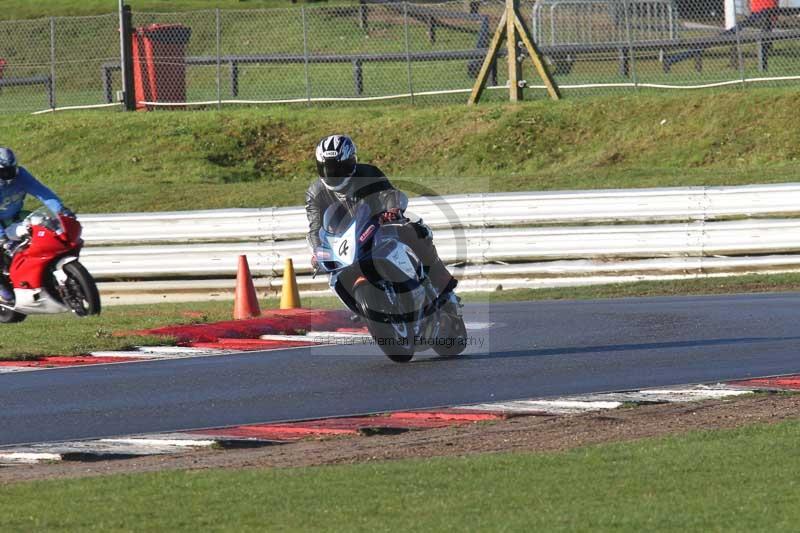 Motorcycle action photographs;Trackday digital images;event digital images;eventdigitalimages;no limits trackday;peter wileman photography;snetterton;snetterton circuit norfolk;snetterton photographs;trackday;trackday photos