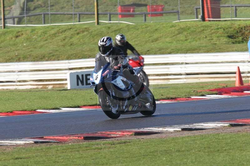Motorcycle action photographs;Trackday digital images;event digital images;eventdigitalimages;no limits trackday;peter wileman photography;snetterton;snetterton circuit norfolk;snetterton photographs;trackday;trackday photos