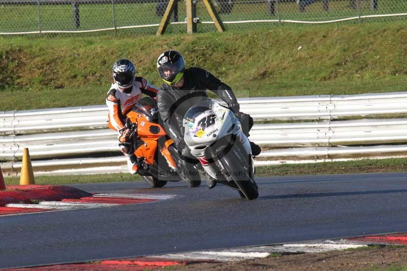 Motorcycle action photographs;Trackday digital images;event digital images;eventdigitalimages;no limits trackday;peter wileman photography;snetterton;snetterton circuit norfolk;snetterton photographs;trackday;trackday photos