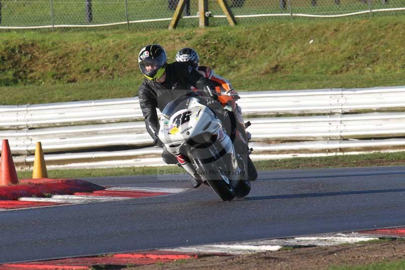 Motorcycle action photographs;Trackday digital images;event digital images;eventdigitalimages;no limits trackday;peter wileman photography;snetterton;snetterton circuit norfolk;snetterton photographs;trackday;trackday photos