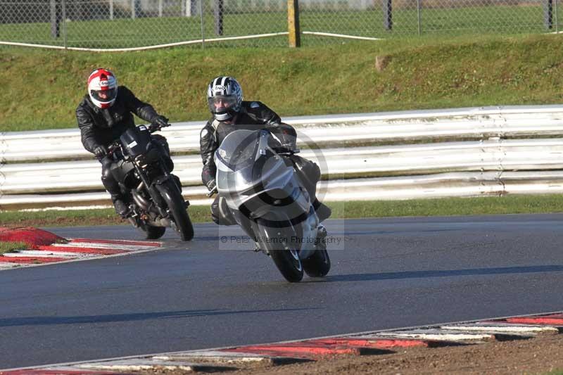 Motorcycle action photographs;Trackday digital images;event digital images;eventdigitalimages;no limits trackday;peter wileman photography;snetterton;snetterton circuit norfolk;snetterton photographs;trackday;trackday photos