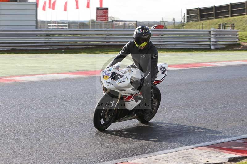 Motorcycle action photographs;Trackday digital images;event digital images;eventdigitalimages;no limits trackday;peter wileman photography;snetterton;snetterton circuit norfolk;snetterton photographs;trackday;trackday photos