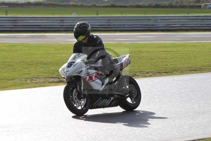Motorcycle action photographs;Trackday digital images;event digital images;eventdigitalimages;no limits trackday;peter wileman photography;snetterton;snetterton circuit norfolk;snetterton photographs;trackday;trackday photos