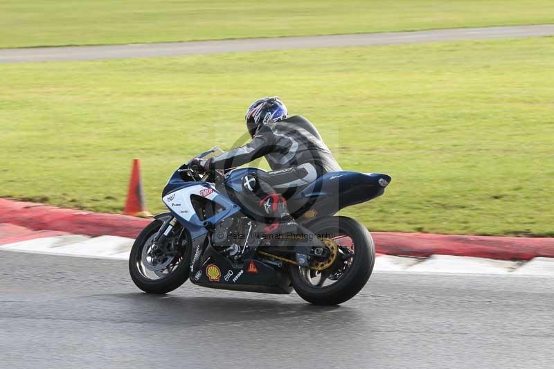 Motorcycle action photographs;Trackday digital images;event digital images;eventdigitalimages;no limits trackday;peter wileman photography;snetterton;snetterton circuit norfolk;snetterton photographs;trackday;trackday photos