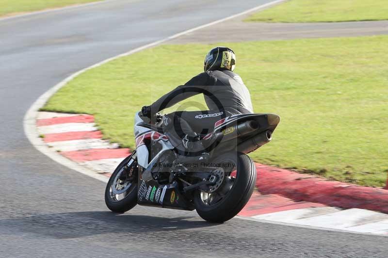 Motorcycle action photographs;Trackday digital images;event digital images;eventdigitalimages;no limits trackday;peter wileman photography;snetterton;snetterton circuit norfolk;snetterton photographs;trackday;trackday photos