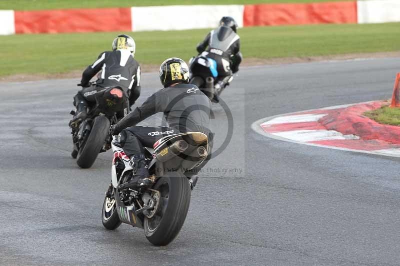 Motorcycle action photographs;Trackday digital images;event digital images;eventdigitalimages;no limits trackday;peter wileman photography;snetterton;snetterton circuit norfolk;snetterton photographs;trackday;trackday photos