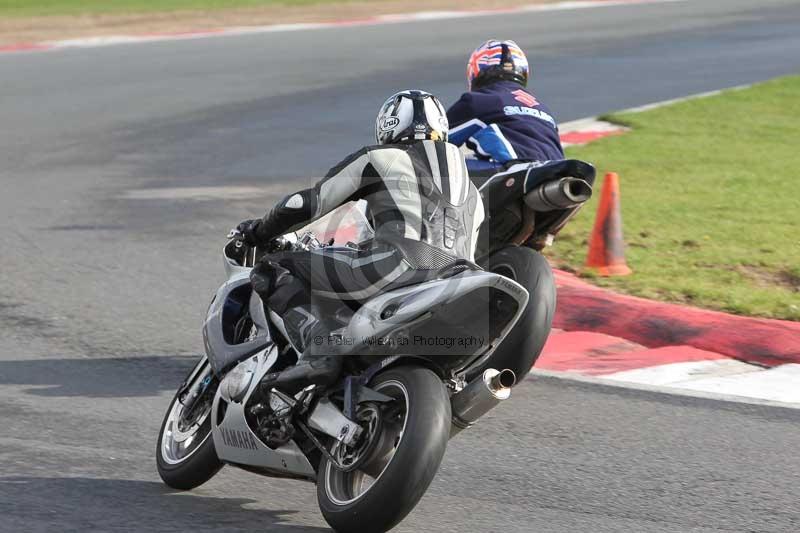 Motorcycle action photographs;Trackday digital images;event digital images;eventdigitalimages;no limits trackday;peter wileman photography;snetterton;snetterton circuit norfolk;snetterton photographs;trackday;trackday photos