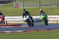 Motorcycle-action-photographs;Trackday-digital-images;event-digital-images;eventdigitalimages;no-limits-trackday;peter-wileman-photography;snetterton;snetterton-circuit-norfolk;snetterton-photographs;trackday;trackday-photos