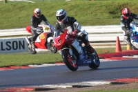 Motorcycle-action-photographs;Trackday-digital-images;event-digital-images;eventdigitalimages;no-limits-trackday;peter-wileman-photography;snetterton;snetterton-circuit-norfolk;snetterton-photographs;trackday;trackday-photos