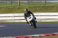 Motorcycle-action-photographs;Trackday-digital-images;event-digital-images;eventdigitalimages;no-limits-trackday;peter-wileman-photography;snetterton;snetterton-circuit-norfolk;snetterton-photographs;trackday;trackday-photos