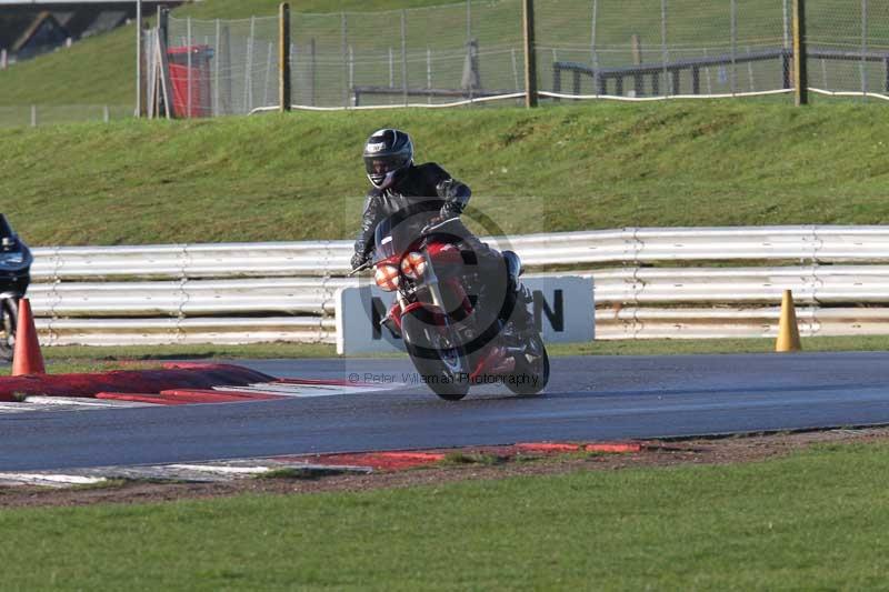 Motorcycle action photographs;Trackday digital images;event digital images;eventdigitalimages;no limits trackday;peter wileman photography;snetterton;snetterton circuit norfolk;snetterton photographs;trackday;trackday photos