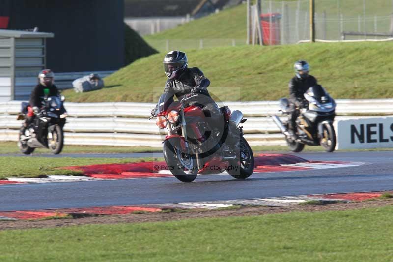 Motorcycle action photographs;Trackday digital images;event digital images;eventdigitalimages;no limits trackday;peter wileman photography;snetterton;snetterton circuit norfolk;snetterton photographs;trackday;trackday photos