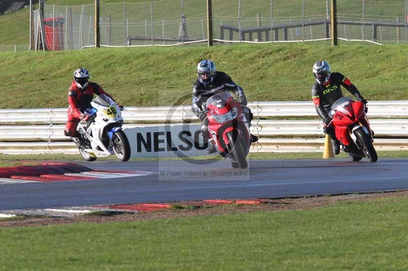 Motorcycle action photographs;Trackday digital images;event digital images;eventdigitalimages;no limits trackday;peter wileman photography;snetterton;snetterton circuit norfolk;snetterton photographs;trackday;trackday photos