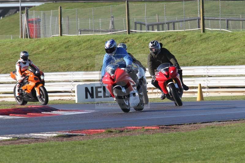 Motorcycle action photographs;Trackday digital images;event digital images;eventdigitalimages;no limits trackday;peter wileman photography;snetterton;snetterton circuit norfolk;snetterton photographs;trackday;trackday photos