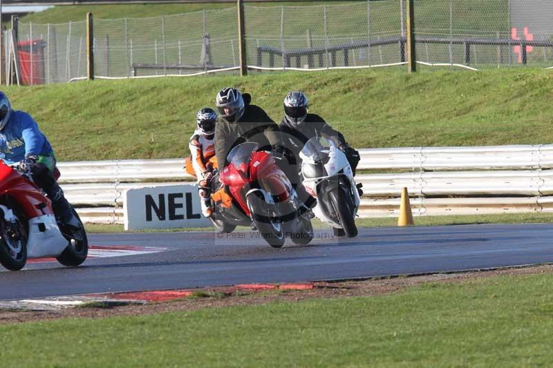 Motorcycle action photographs;Trackday digital images;event digital images;eventdigitalimages;no limits trackday;peter wileman photography;snetterton;snetterton circuit norfolk;snetterton photographs;trackday;trackday photos