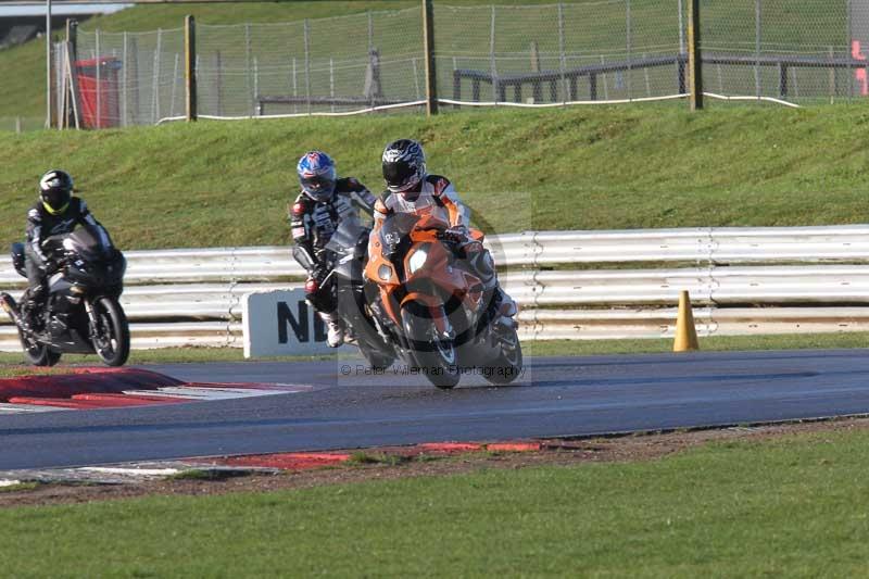 Motorcycle action photographs;Trackday digital images;event digital images;eventdigitalimages;no limits trackday;peter wileman photography;snetterton;snetterton circuit norfolk;snetterton photographs;trackday;trackday photos