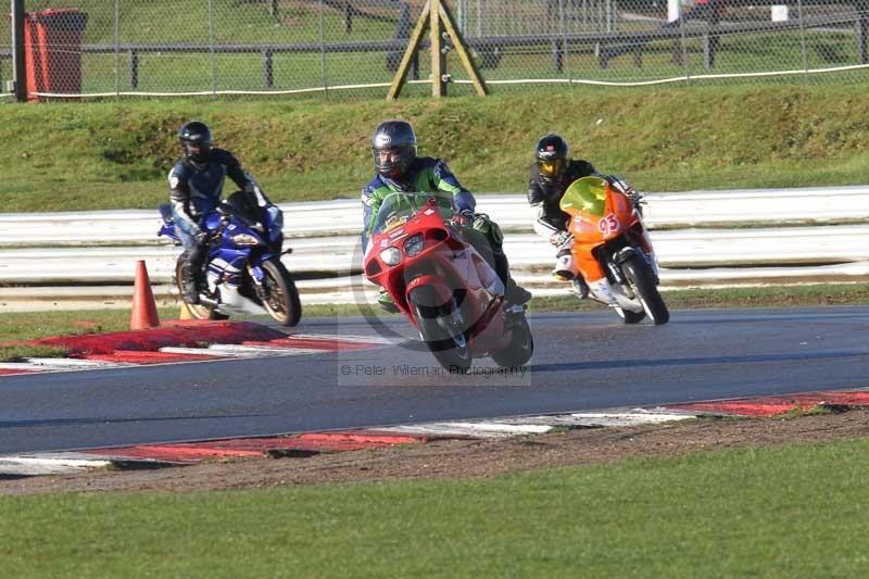 Motorcycle action photographs;Trackday digital images;event digital images;eventdigitalimages;no limits trackday;peter wileman photography;snetterton;snetterton circuit norfolk;snetterton photographs;trackday;trackday photos