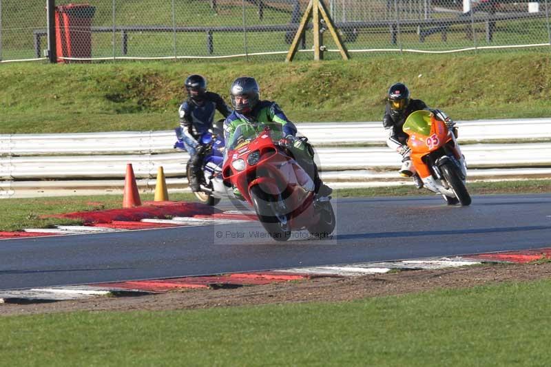 Motorcycle action photographs;Trackday digital images;event digital images;eventdigitalimages;no limits trackday;peter wileman photography;snetterton;snetterton circuit norfolk;snetterton photographs;trackday;trackday photos