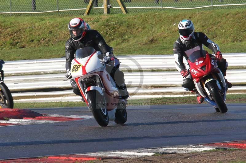 Motorcycle action photographs;Trackday digital images;event digital images;eventdigitalimages;no limits trackday;peter wileman photography;snetterton;snetterton circuit norfolk;snetterton photographs;trackday;trackday photos