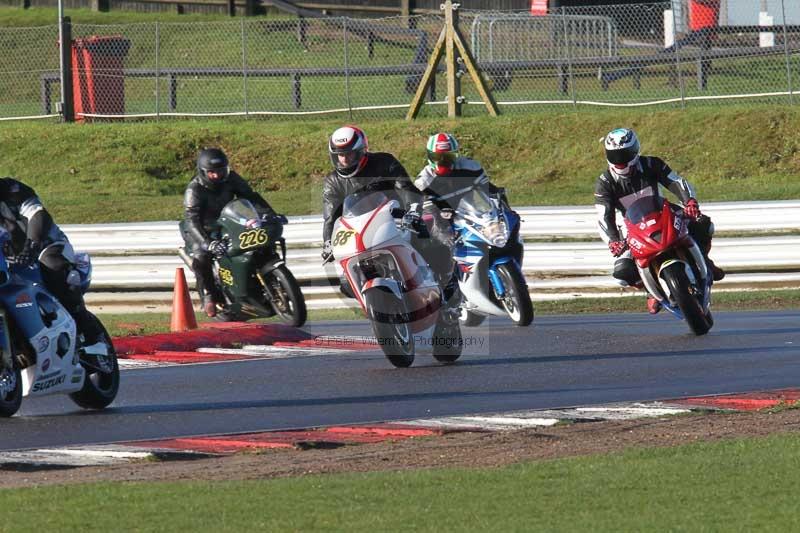 Motorcycle action photographs;Trackday digital images;event digital images;eventdigitalimages;no limits trackday;peter wileman photography;snetterton;snetterton circuit norfolk;snetterton photographs;trackday;trackday photos