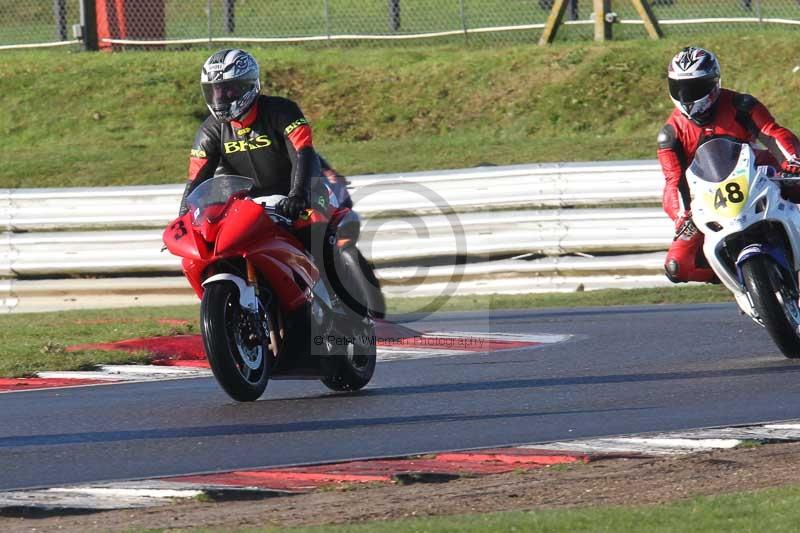 Motorcycle action photographs;Trackday digital images;event digital images;eventdigitalimages;no limits trackday;peter wileman photography;snetterton;snetterton circuit norfolk;snetterton photographs;trackday;trackday photos