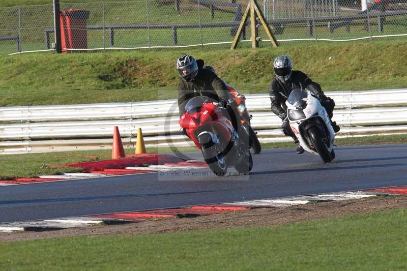 Motorcycle action photographs;Trackday digital images;event digital images;eventdigitalimages;no limits trackday;peter wileman photography;snetterton;snetterton circuit norfolk;snetterton photographs;trackday;trackday photos