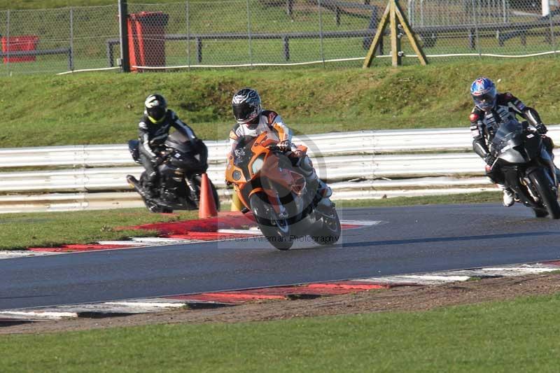 Motorcycle action photographs;Trackday digital images;event digital images;eventdigitalimages;no limits trackday;peter wileman photography;snetterton;snetterton circuit norfolk;snetterton photographs;trackday;trackday photos
