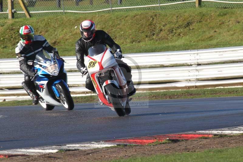 Motorcycle action photographs;Trackday digital images;event digital images;eventdigitalimages;no limits trackday;peter wileman photography;snetterton;snetterton circuit norfolk;snetterton photographs;trackday;trackday photos