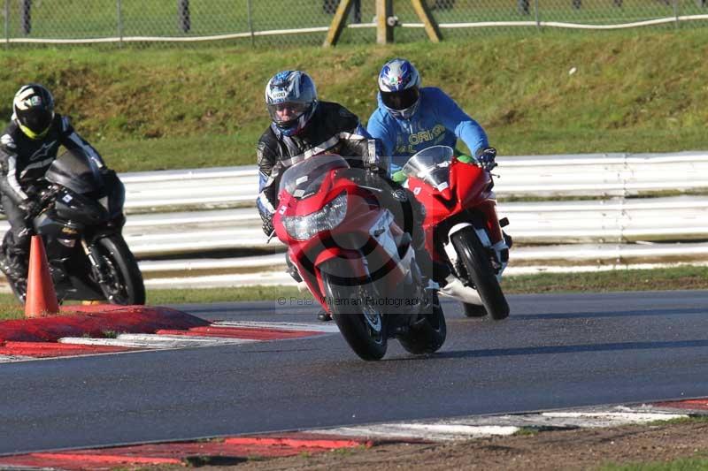 Motorcycle action photographs;Trackday digital images;event digital images;eventdigitalimages;no limits trackday;peter wileman photography;snetterton;snetterton circuit norfolk;snetterton photographs;trackday;trackday photos
