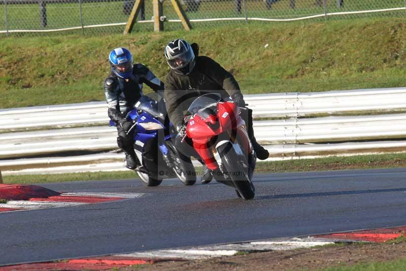 Motorcycle action photographs;Trackday digital images;event digital images;eventdigitalimages;no limits trackday;peter wileman photography;snetterton;snetterton circuit norfolk;snetterton photographs;trackday;trackday photos