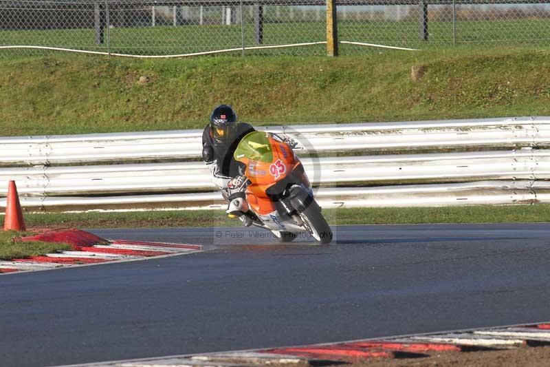 Motorcycle action photographs;Trackday digital images;event digital images;eventdigitalimages;no limits trackday;peter wileman photography;snetterton;snetterton circuit norfolk;snetterton photographs;trackday;trackday photos